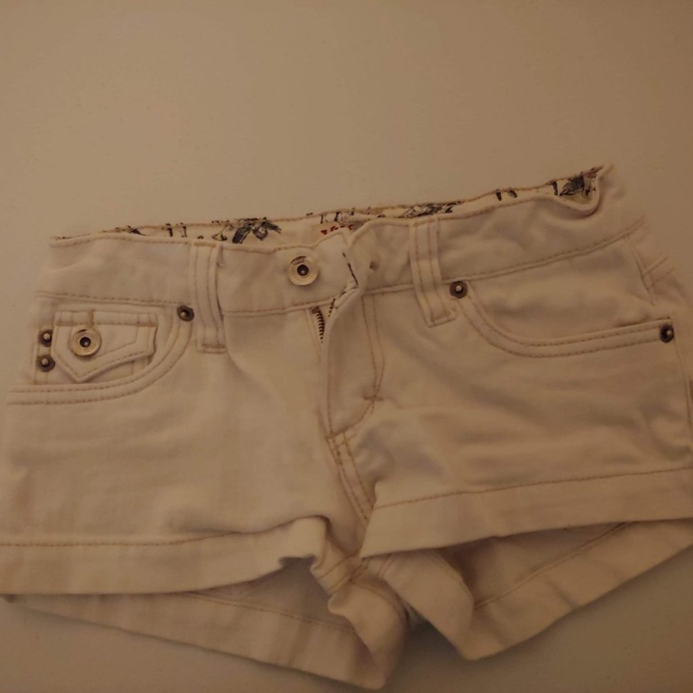Y.M.I. Women shorts